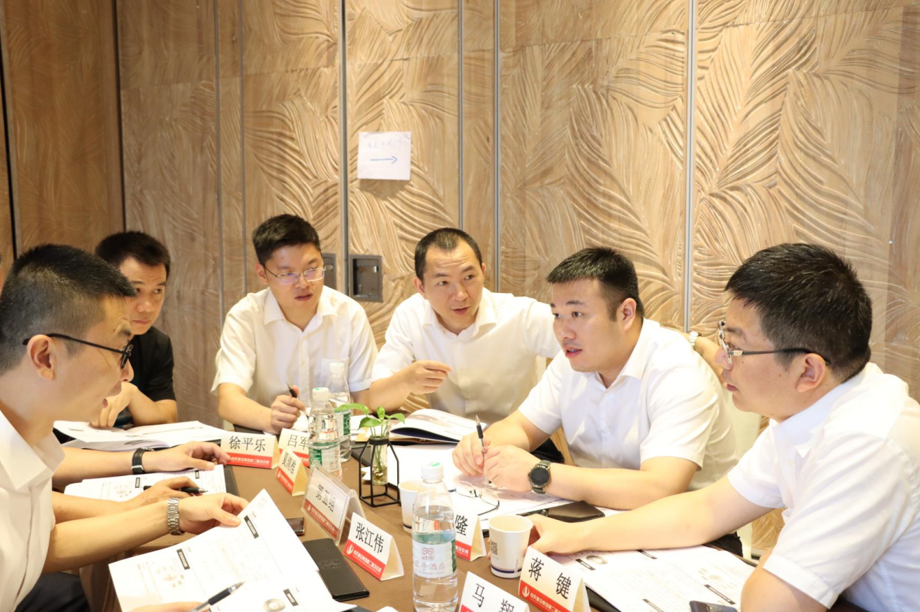 2021年6月25日-26日，3044永利二建组织开展了2021年中高层主管执行力培训。本次培训特邀清华、北大、上海交大总裁班讲师，中国企业家协会特聘高级讲师许晋老师进行授课。